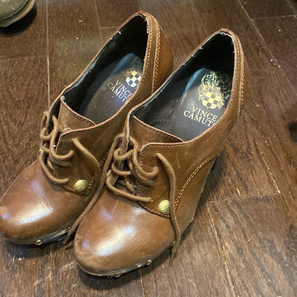 Vince Camuto high heels lace up shoes. Excellent condition